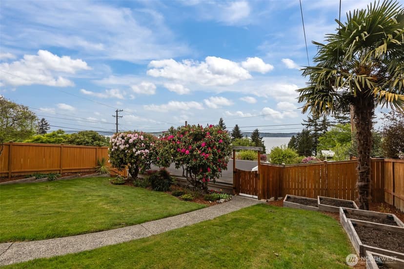 Property photo for 8450 E Side Drive NE, Tacoma photo 23