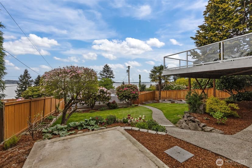Property photo for 8450 E Side Drive NE, Tacoma photo 25