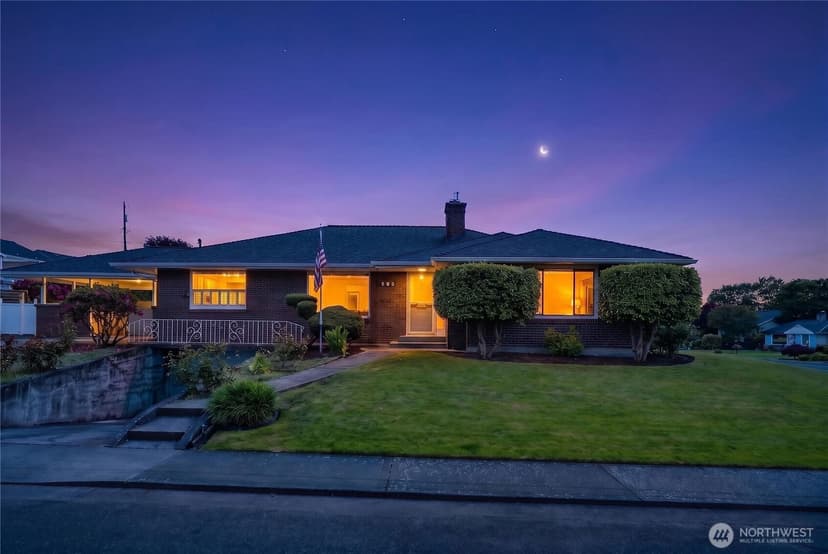 Property photo for 901 Rucker Avenue, Everett