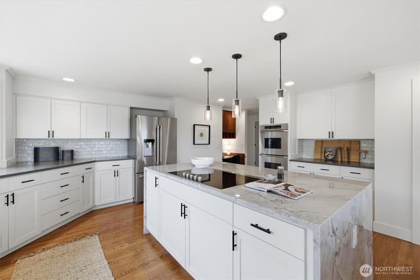 Property photo for 18124 Riviera Place SW, Normandy Park photo 12