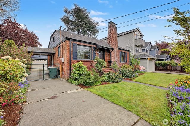 Property photo for 4052 54th Avenue SW, Seattle photo 4