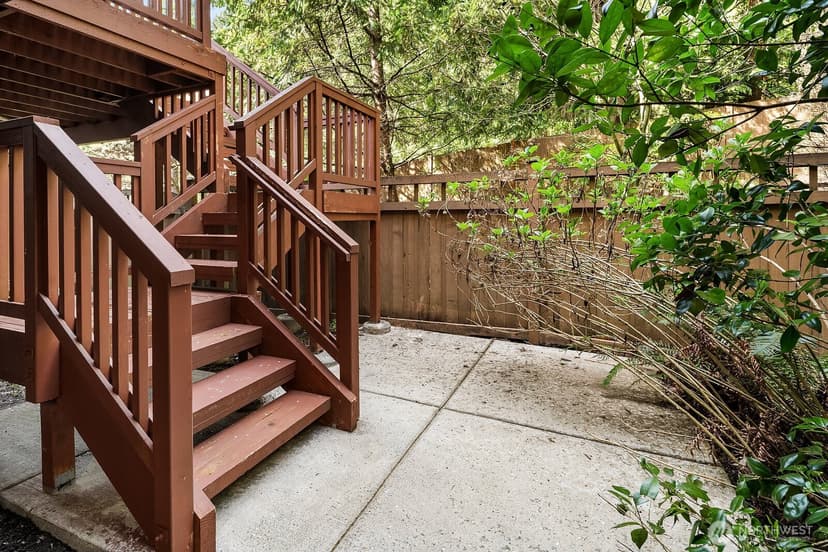 Property photo for 10508 SE 10th Court, Bellevue photo 24
