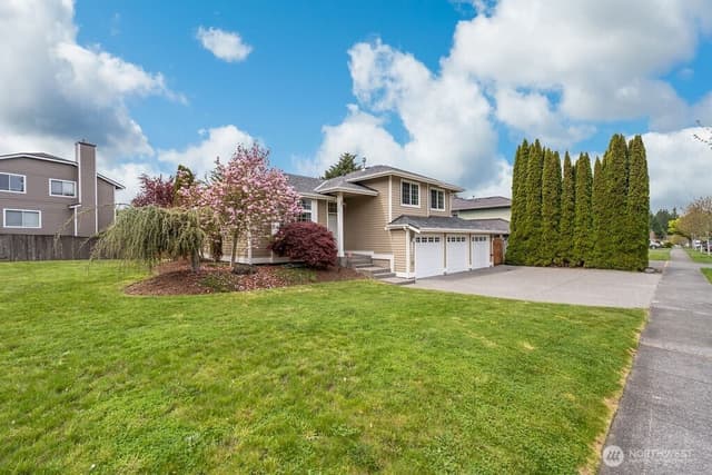 Property photo for 1728 Amber Boulevard, Puyallup photo 3