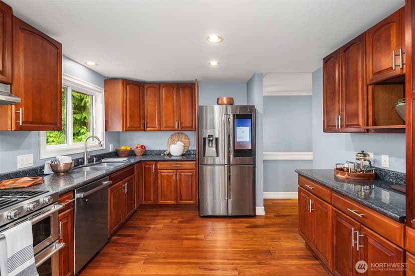 Property photo for 6240 NE 204th Place, Kenmore photo 12