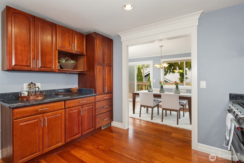 Property photo for 6240 NE 204th Place, Kenmore photo 14