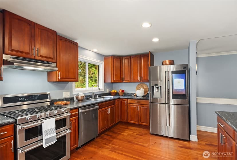 Property photo for 6240 NE 204th Place, Kenmore photo 11