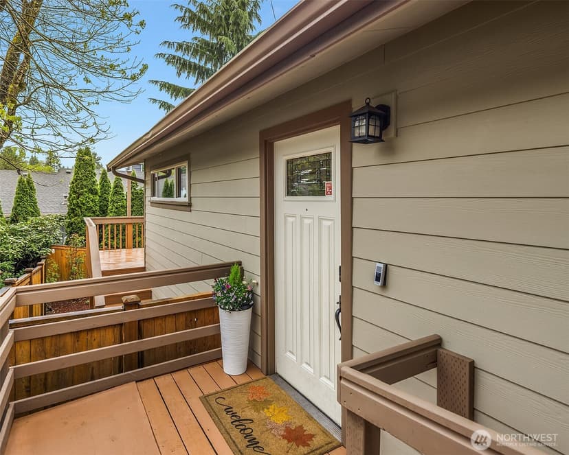 Property photo for 6240 NE 204th Place, Kenmore photo 2