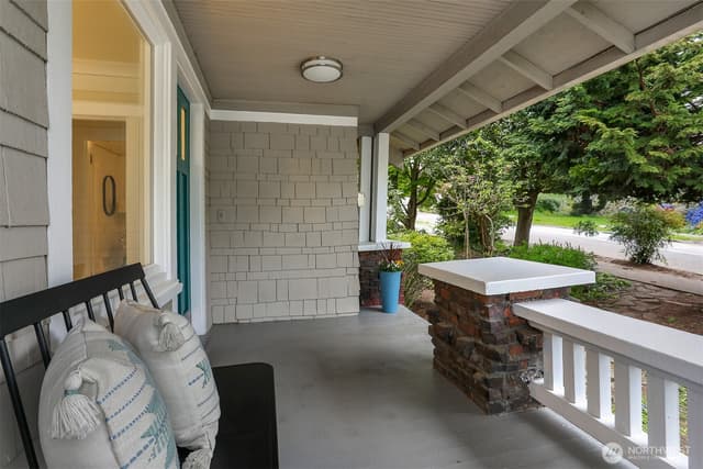 Property photo for 7015 2nd Avenue NW, Seattle photo 4