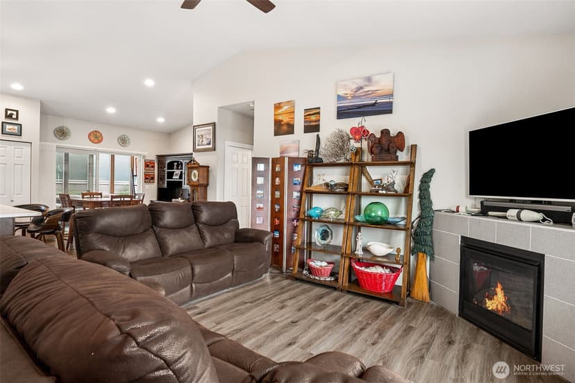 Property photo for 830 Wawona Avenue SW, Ocean Shores photo 11