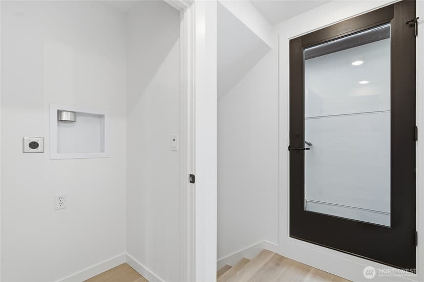 Property photo for 809 S Sullivan Street, Seattle photo 15