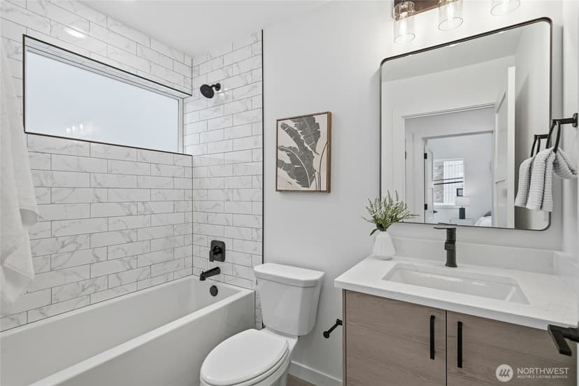 Property photo for 809 S Sullivan Street, Seattle photo 14