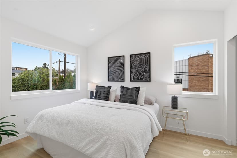 Property photo for 809 S Sullivan Street, Seattle photo 10