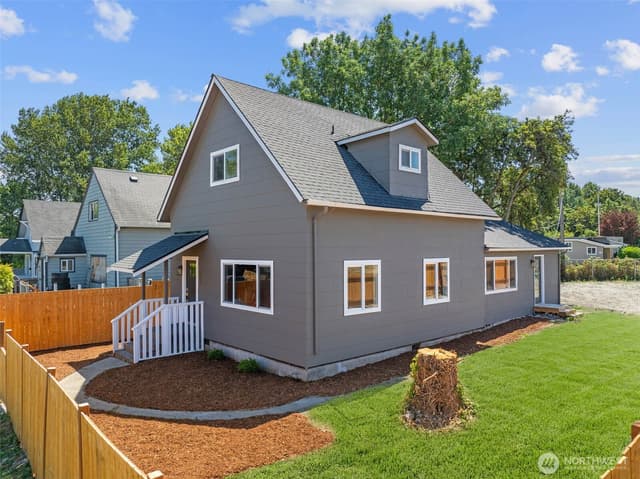 Property photo for 1802 E Wright Avenue, Tacoma