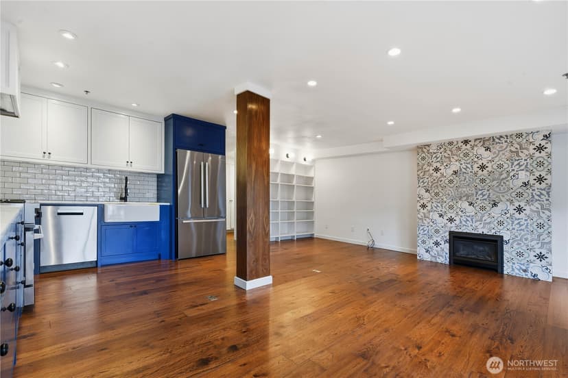 Property photo for 701 Galer St #609, Seattle photo 11
