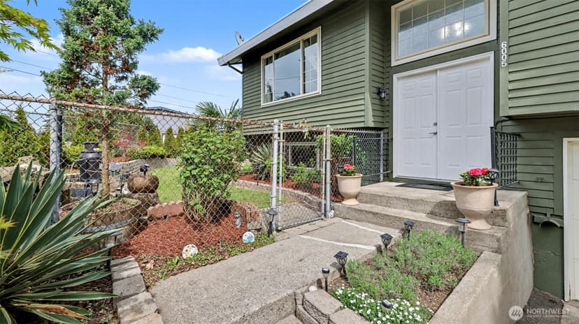Property photo for 6005 S 116th Street, Seattle photo 2