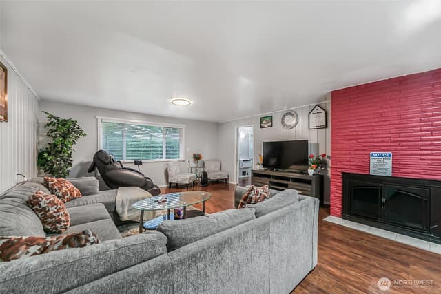 Property photo for 4736 164th, Tukwila photo 3