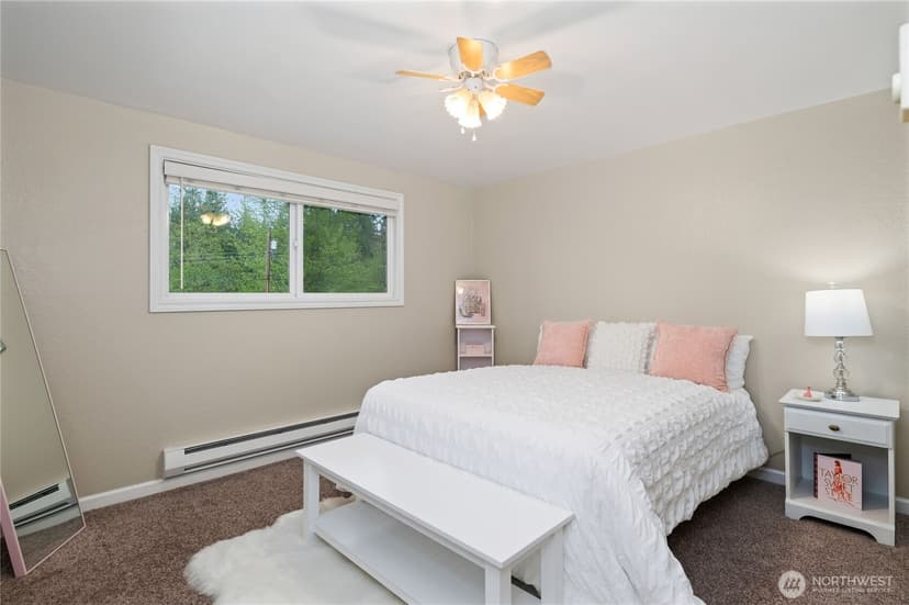 Property photo for 408 119th Avenue E, Edgewood photo 21