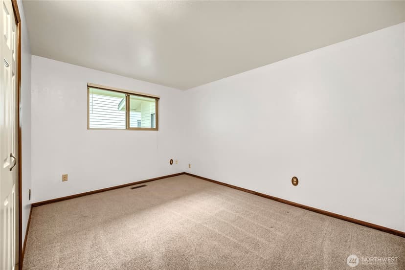 Property photo for 24806 10th Avenue S, Des Moines photo 8
