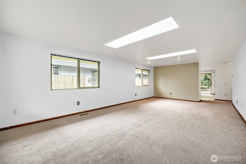Property photo for 24806 10th Avenue S, Des Moines photo 2
