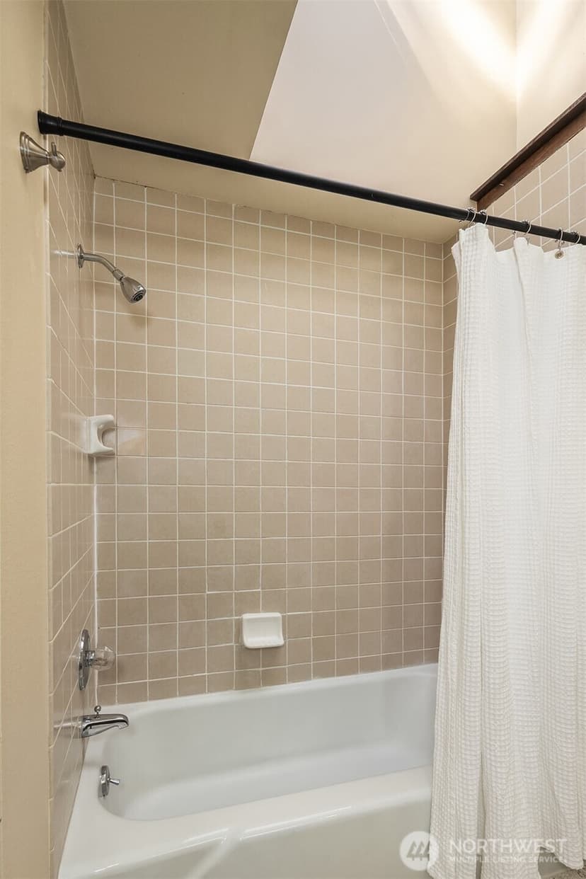 Property photo for 14714 NE 10th Street, Bellevue photo 27