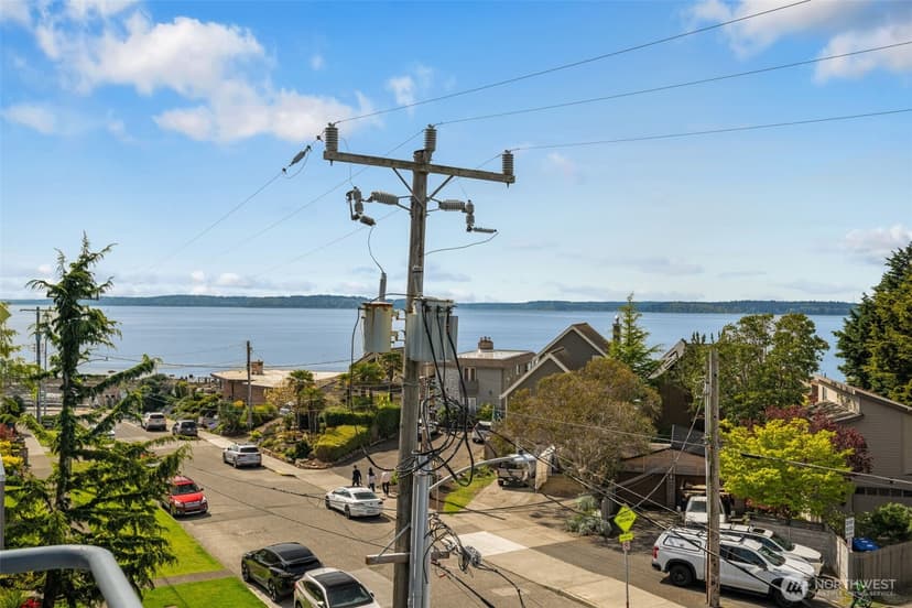 Property photo for 3142 Alki Avenue SW #303, Seattle photo 5