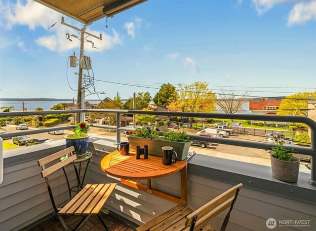 Property photo for 3142 Alki Avenue SW #303, Seattle photo 4