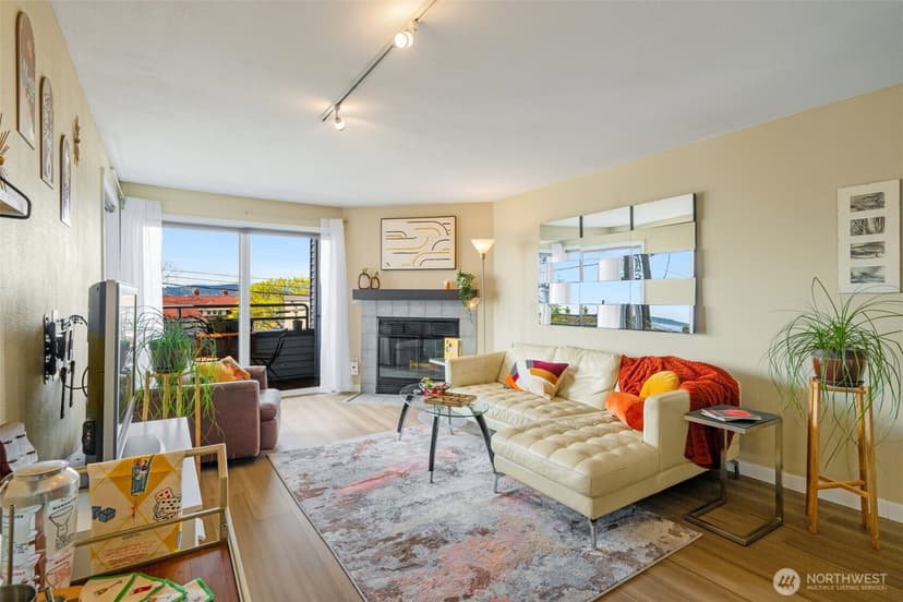 Property photo for 3142 Alki Avenue SW #303, Seattle photo 9