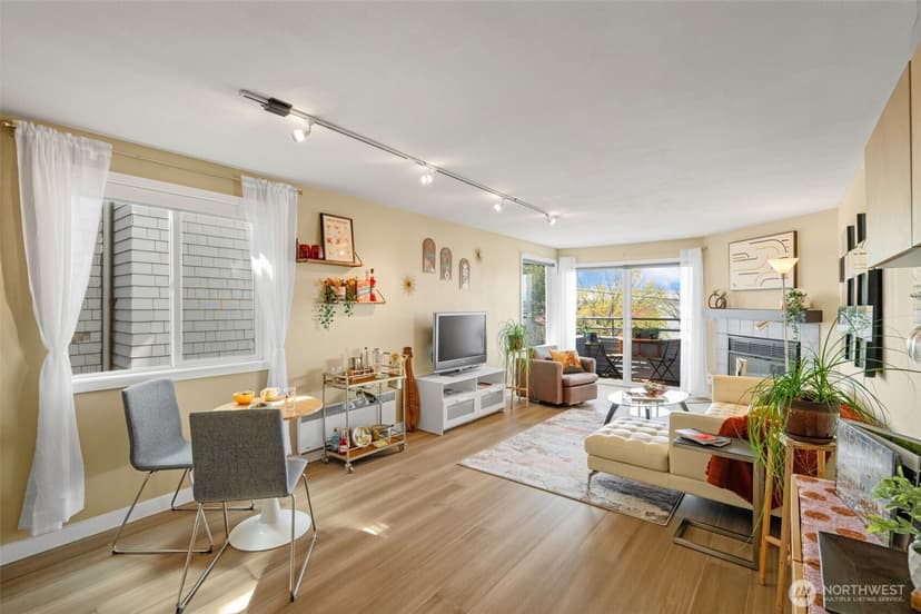 Property photo for 3142 Alki Avenue SW #303, Seattle photo 3