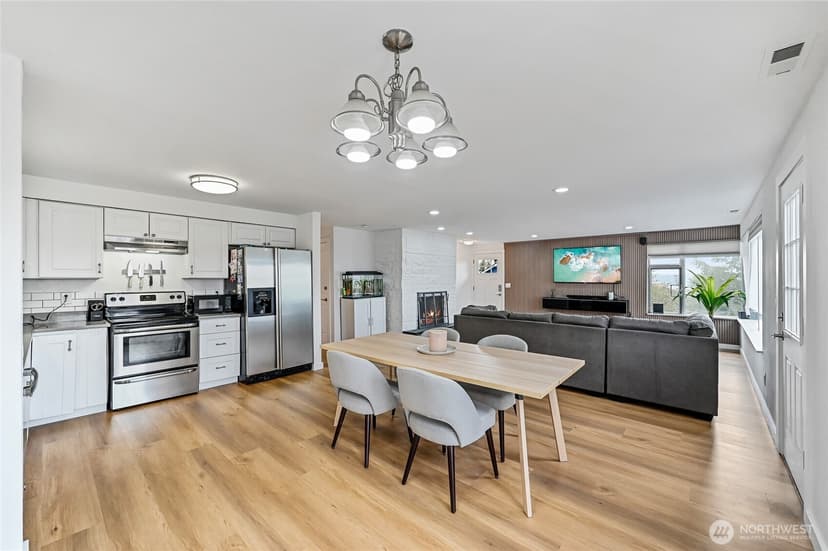 Property photo for 2942 S fontanelle Street #C, Seattle photo 3