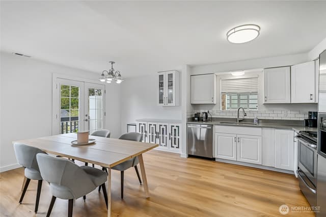 Property photo for 2942 S fontanelle Street #C, Seattle photo 5
