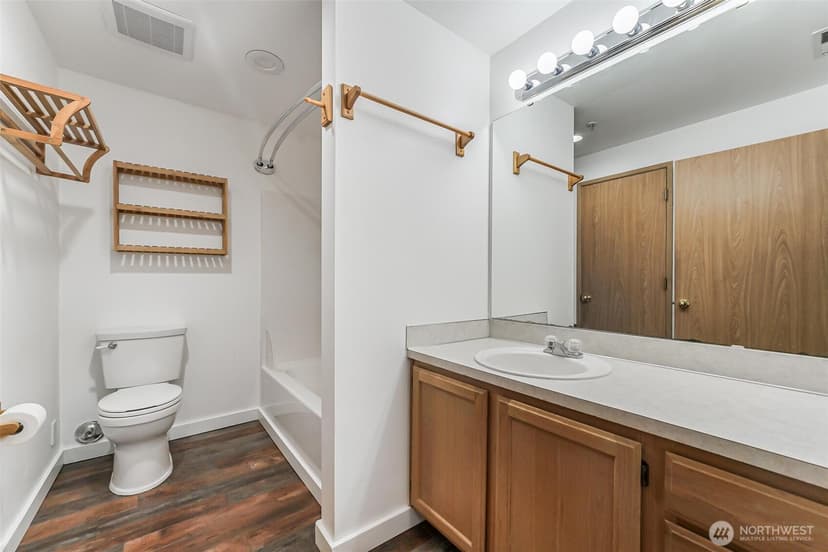 Property photo for 4710 SE Mill Pond Drive SE #303, Auburn photo 11