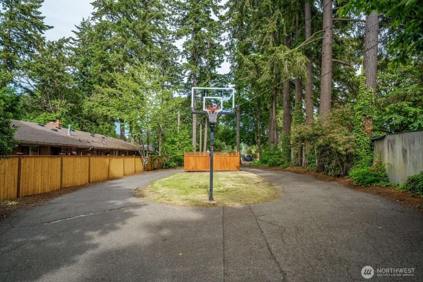Property photo for 10040 Dekoven Drive SW, Lakewood photo 39