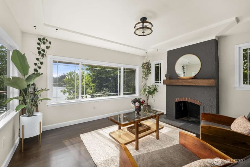 Property photo for 10040 Dekoven Drive SW, Lakewood photo 13