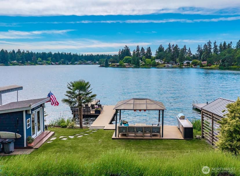 Property photo for 10040 Dekoven Drive SW, Lakewood photo 4