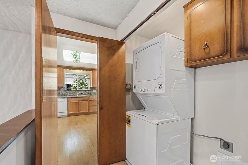 Property photo for 11213 98th Avenue SW, Lakewood photo 20