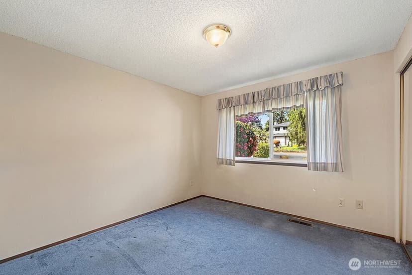 Property photo for 11213 98th Avenue SW, Lakewood photo 17