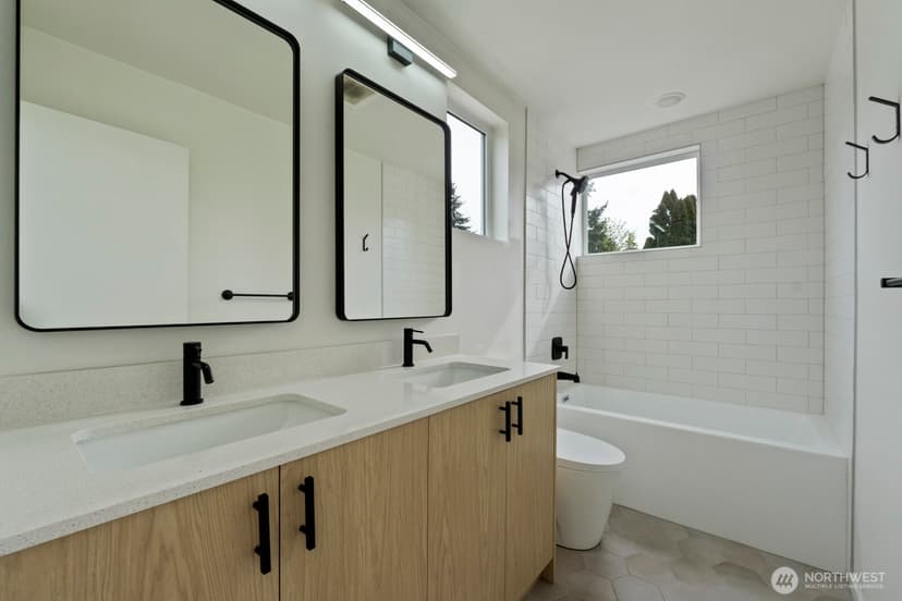Property photo for 9002 15th Avenue SW #A, Seattle photo 22