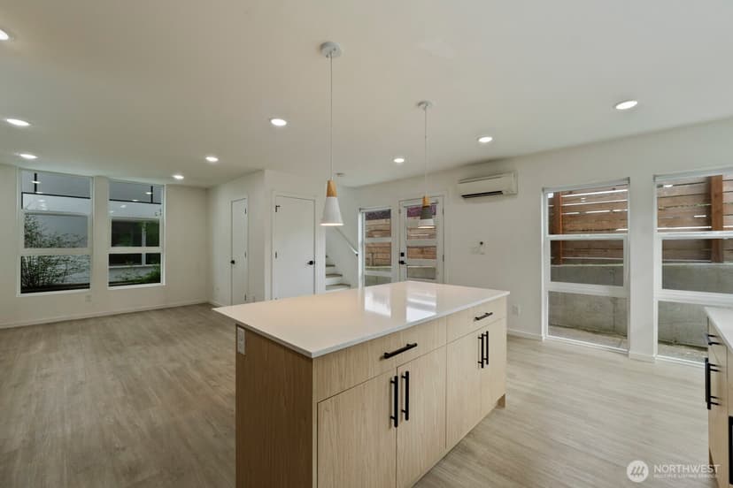 Property photo for 9002 15th Avenue SW #A, Seattle photo 12
