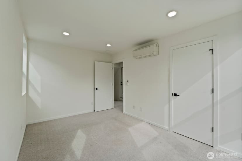 Property photo for 9002 15th Avenue SW #A, Seattle photo 21