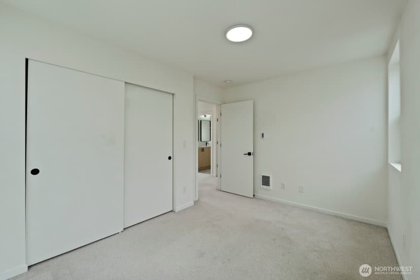Property photo for 9002 15th Avenue SW #A, Seattle photo 16