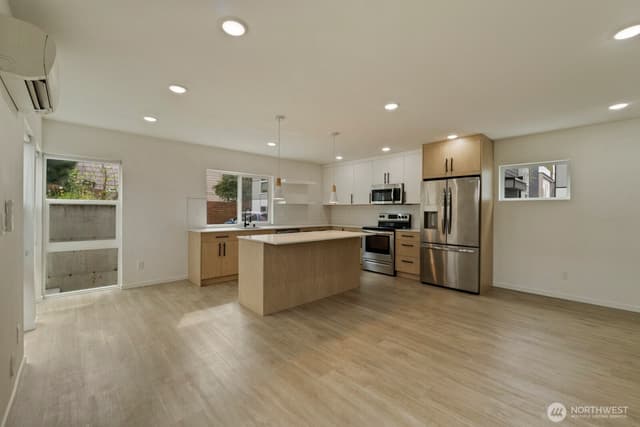 Property photo for 9002 15th Avenue SW #A, Seattle photo 4