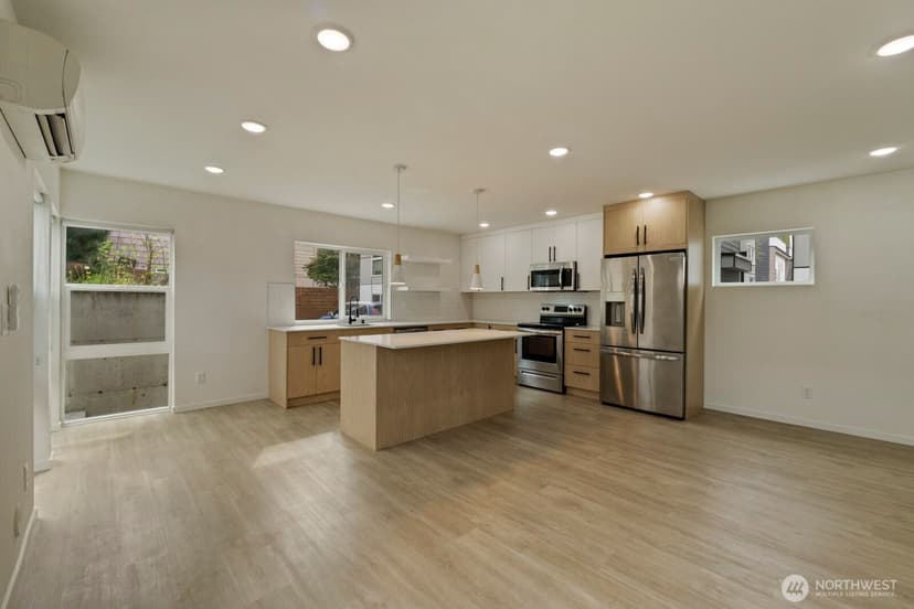 Property photo for 9002 15th Avenue SW #A, Seattle photo 4