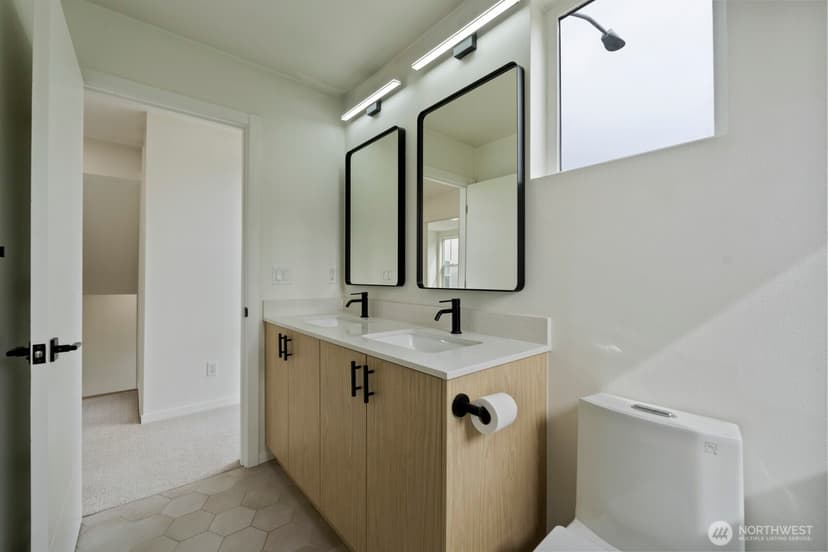 Property photo for 9002 15th Avenue SW #A, Seattle photo 23