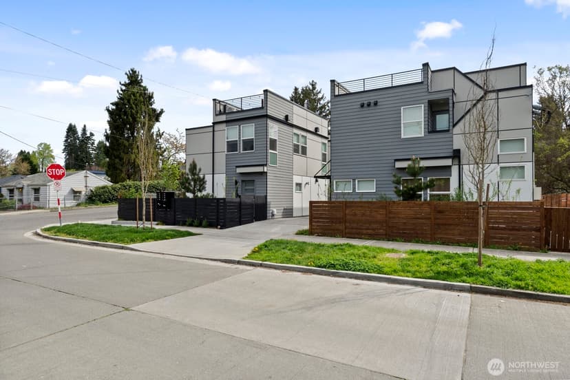Property photo for 9002 15th Avenue SW #A, Seattle photo 29