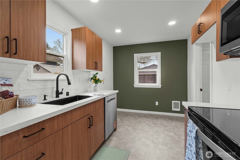 Property photo for 3610 S Ainsworth Avenue, Tacoma photo 7