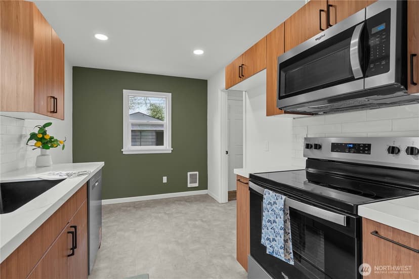 Property photo for 3610 S Ainsworth Avenue, Tacoma photo 8