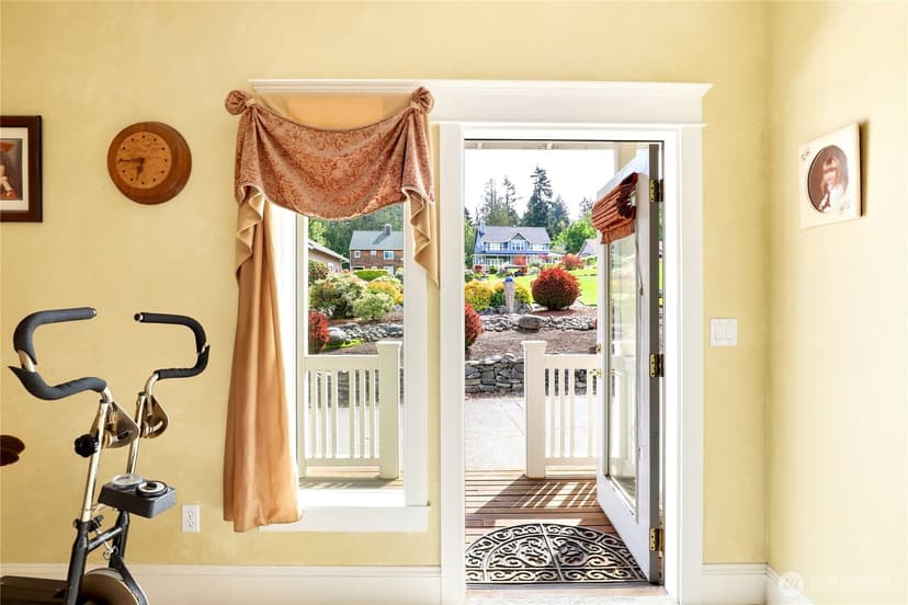 Property photo for 5377 E Blaisdell Lane, Port Orchard photo 19