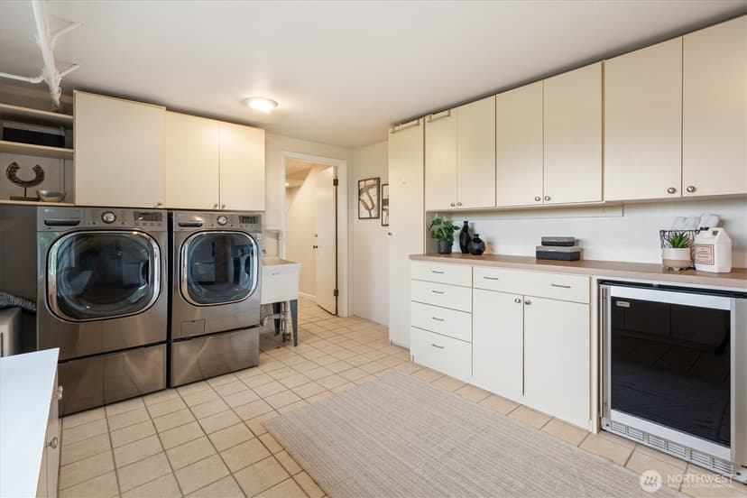 Property photo for 2530 Mount Claire Drive S, Seattle photo 31