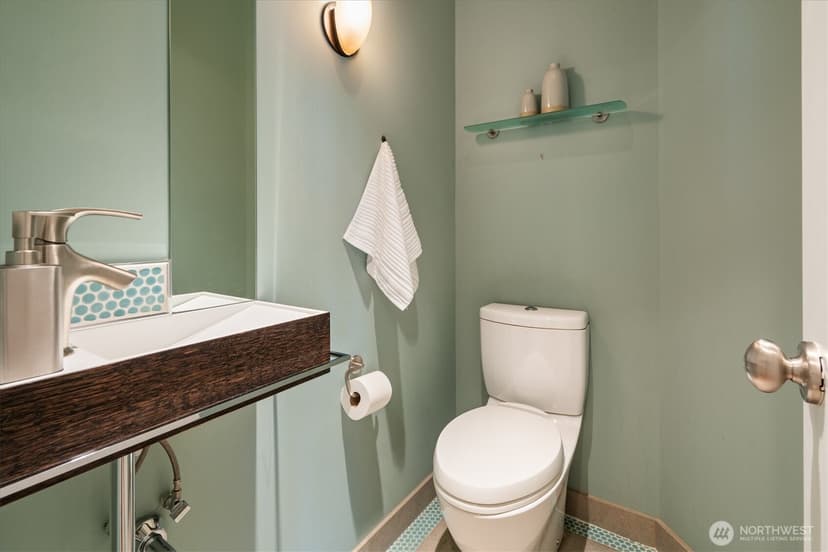 Property photo for 2530 Mount Claire Drive S, Seattle photo 15