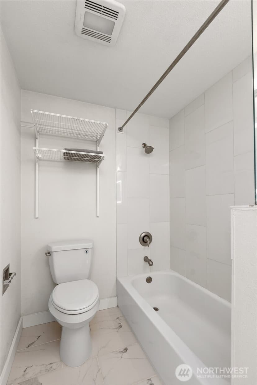 Property photo for 12056 15th Avenue NE #404, Seattle photo 20